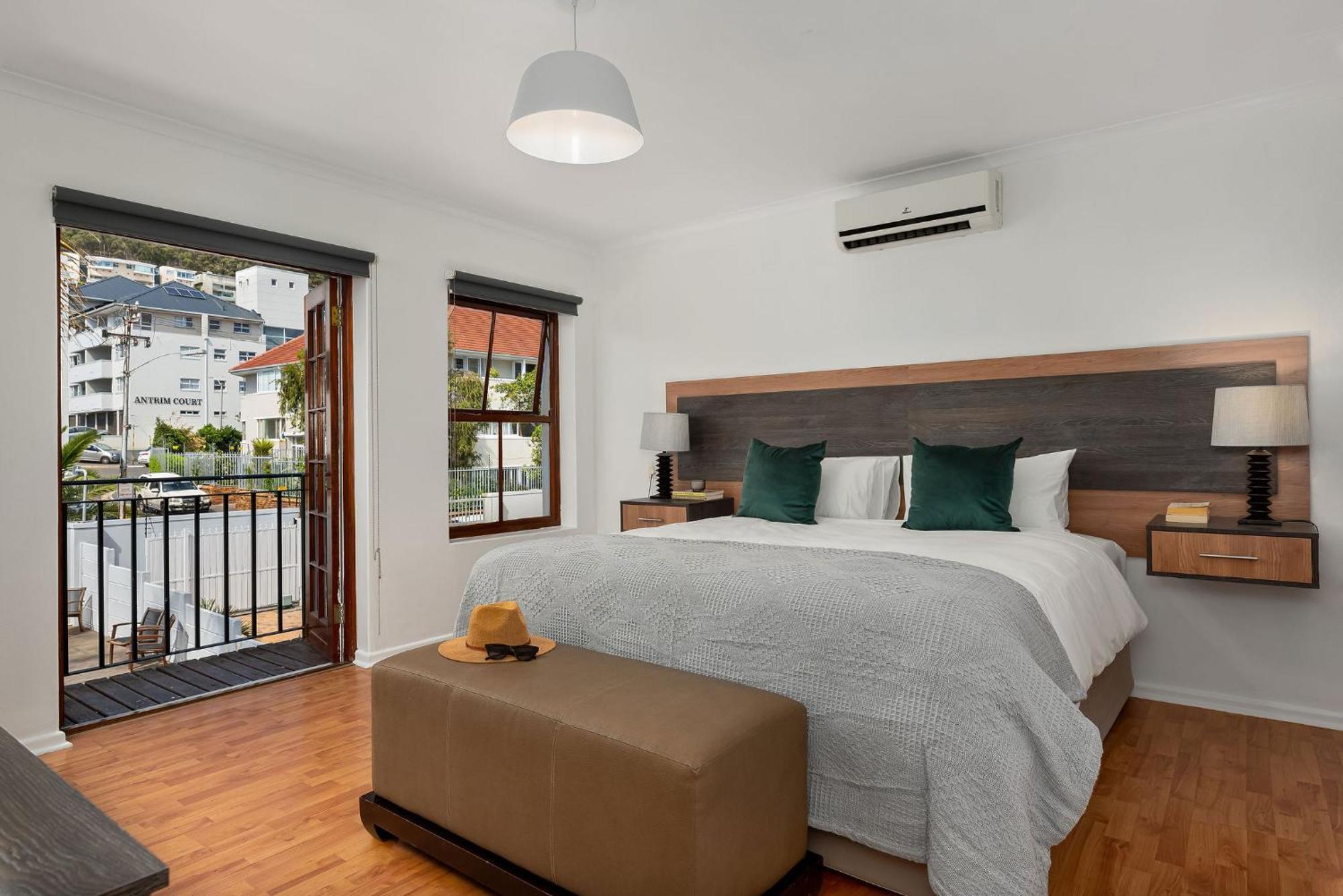 Neighbourgood Ravenscraig Hotel Kaapstad Buitenkant foto